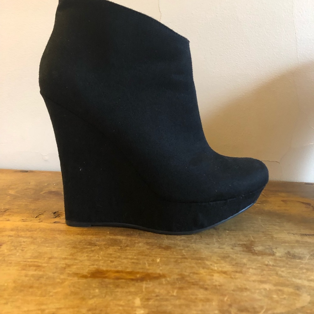 Women’s boot - Picture 2 of 3